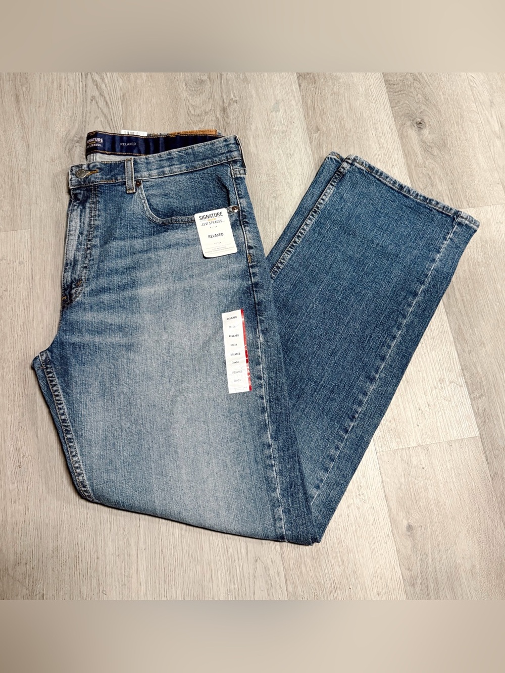 •SIGNATURE LEVI STRAUSS• RELAXED JEANS
